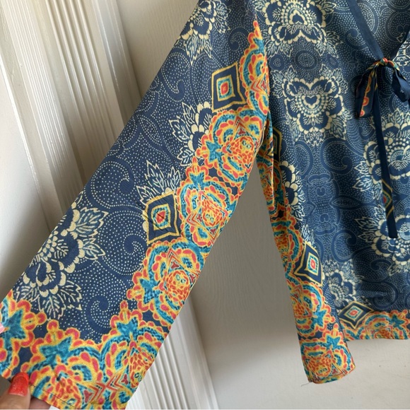 Johnny Was Blue and Orange Floral Silk V-Neck Tunic Blouse w Bow Sz M - Picture 3 of 6